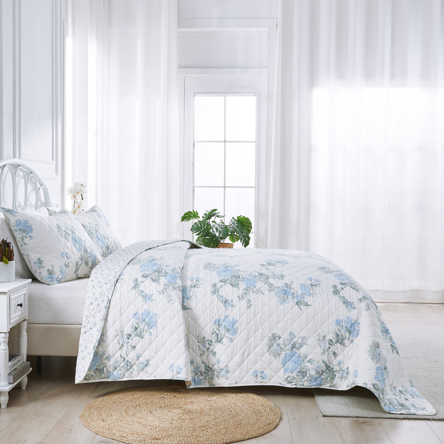 Jardin De Rose Reversible Cotton Percale Quilt Set