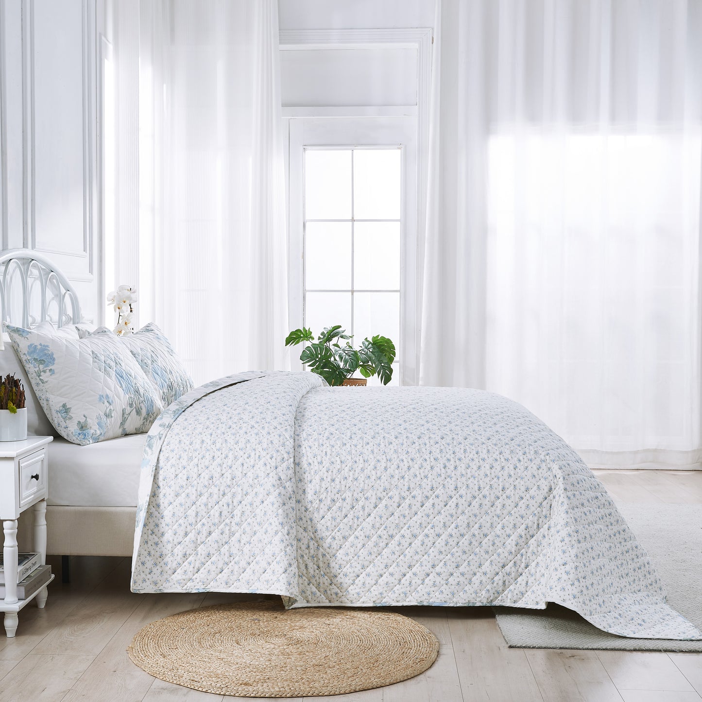 Jardin De Rose Reversible Cotton Percale Quilt Set