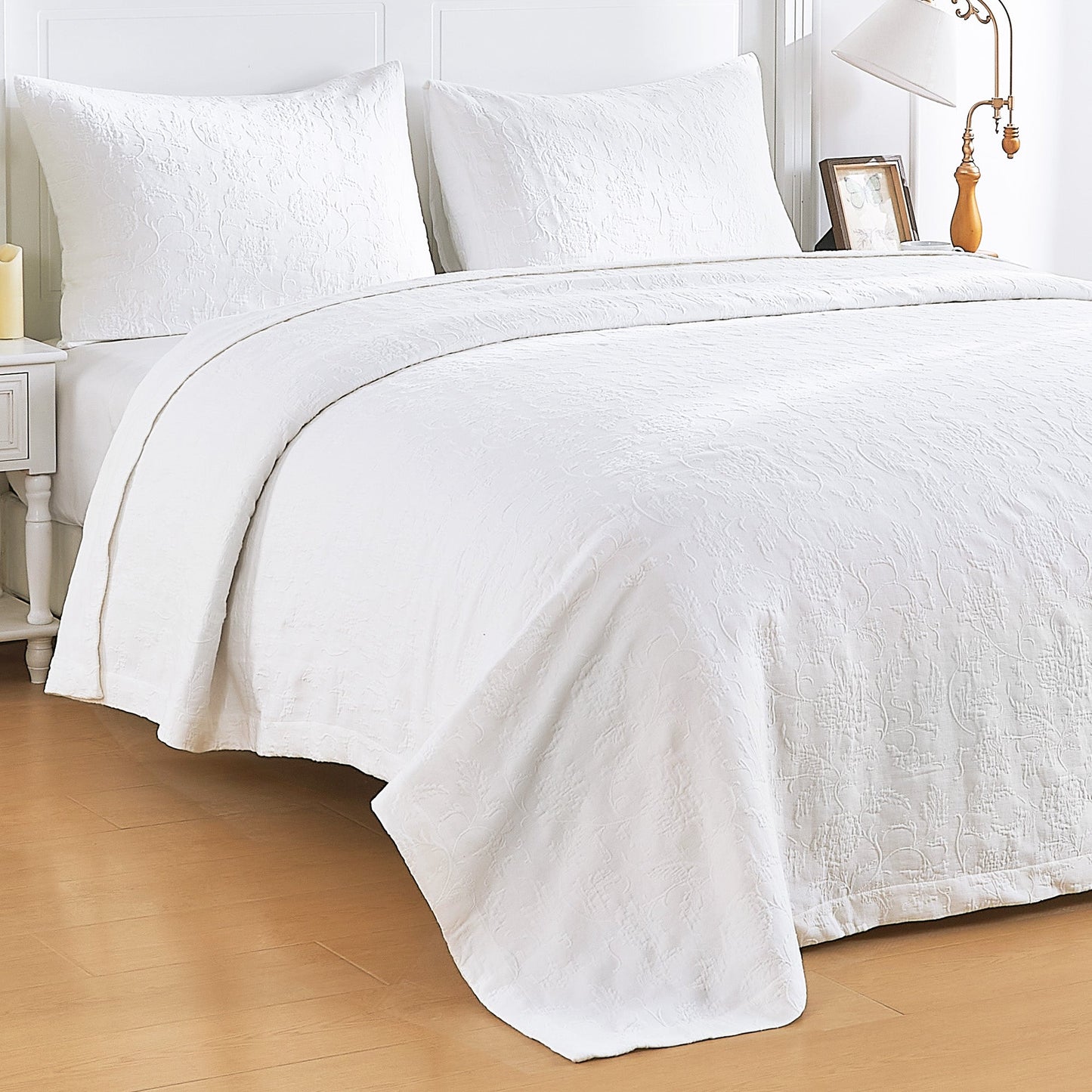 Sophia Cotton Matelassé Coverlet Set