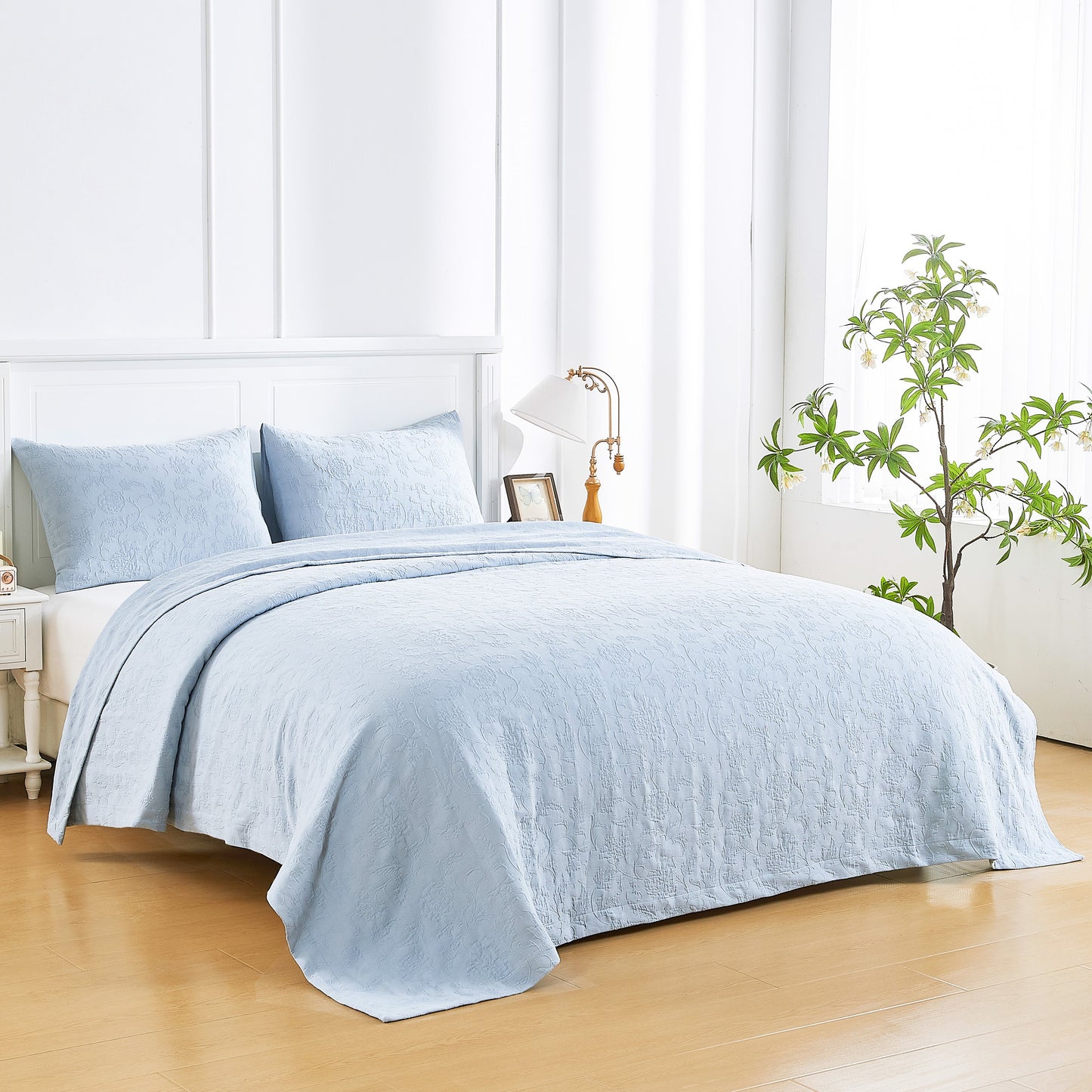 Sophia Cotton Matelassé Coverlet Set