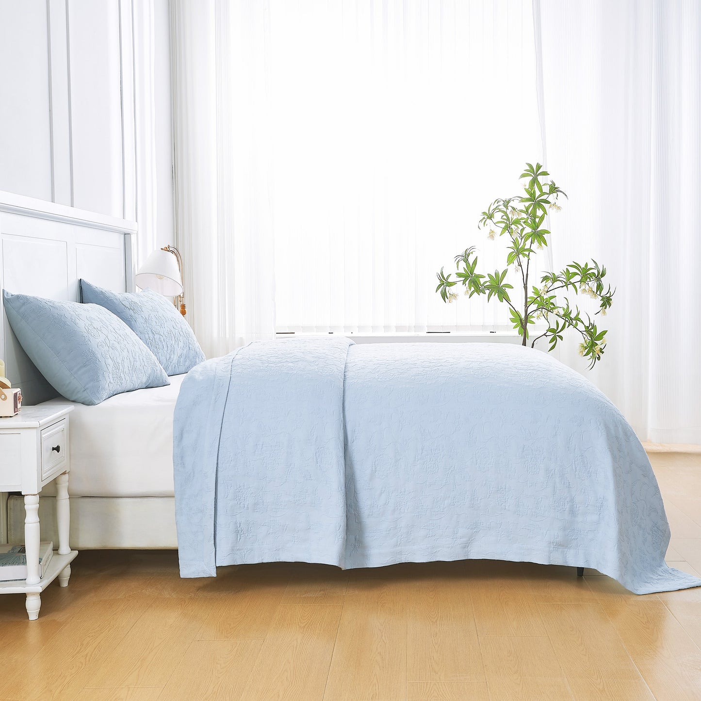 Sophia Cotton Matelassé Coverlet Set