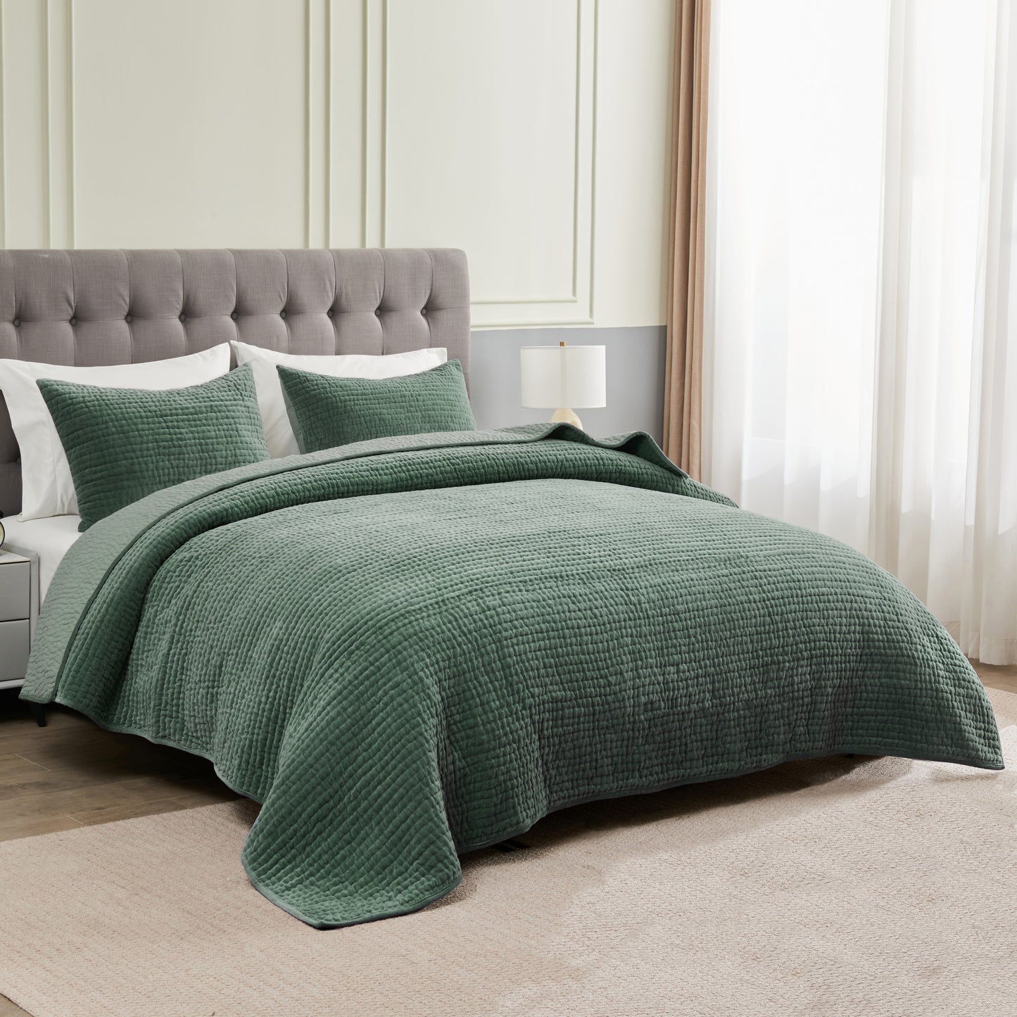 Tamara Velvet Quilt Set