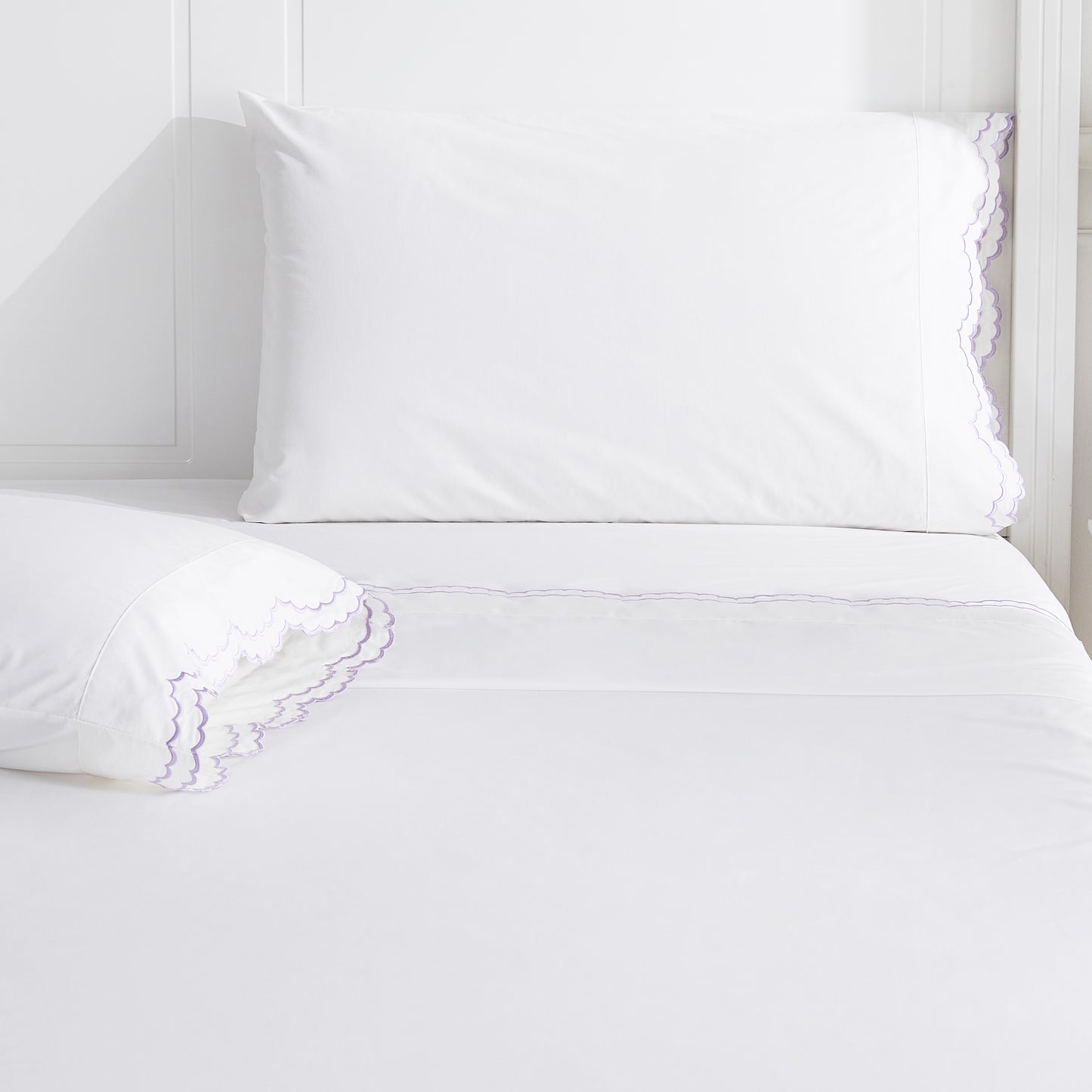 Double Scallop Embroidered Percale Sheet Set