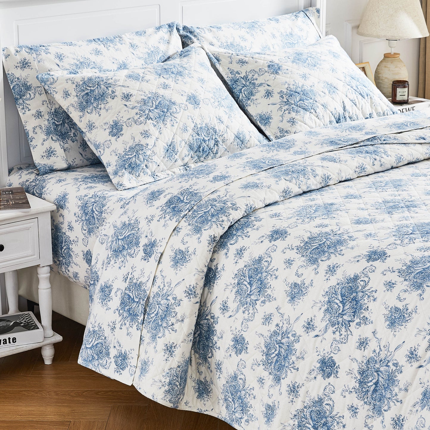 Petit Toile Cotton Flannel Quilt Set