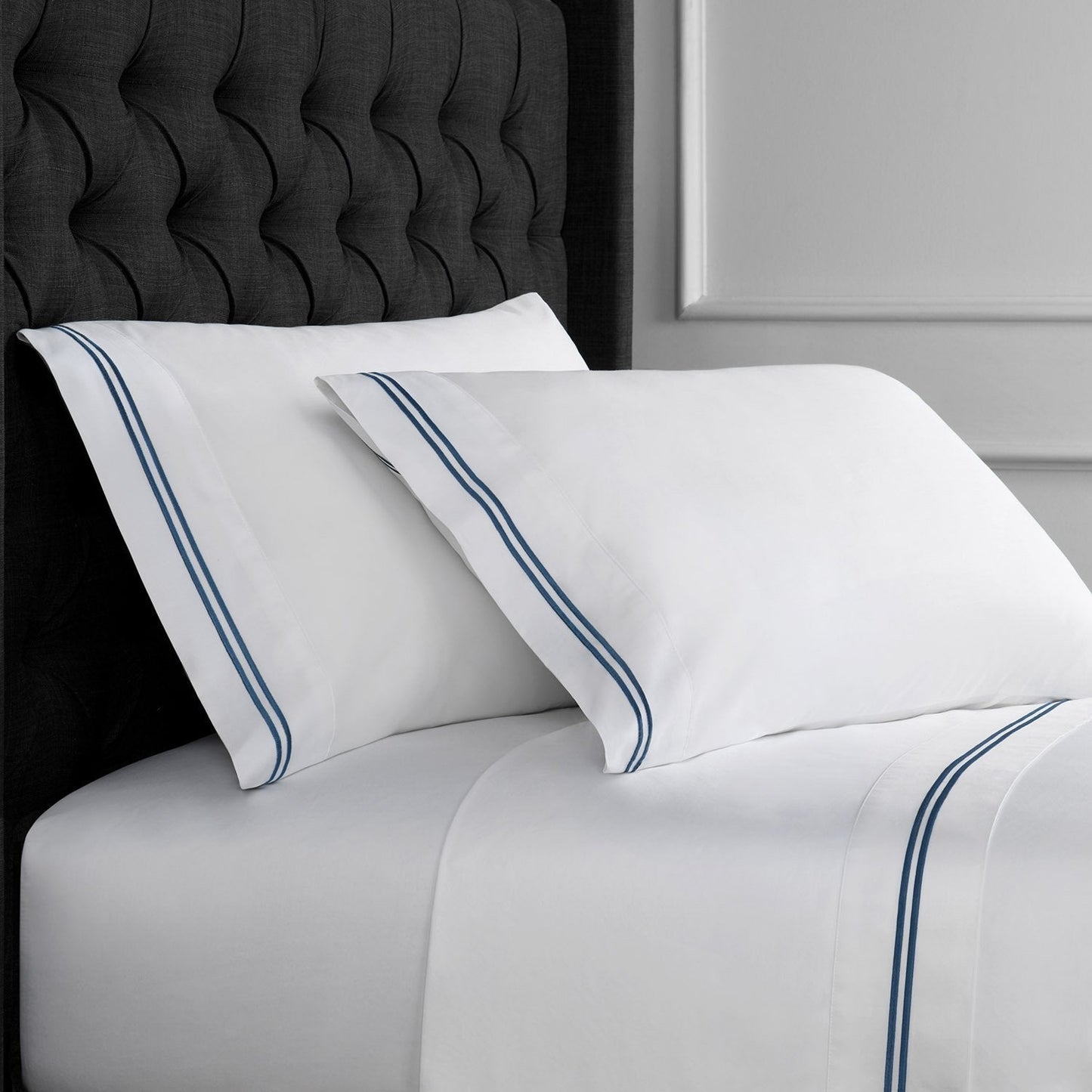 600 Thread Count Double Stripe Embroidered Sheet Set