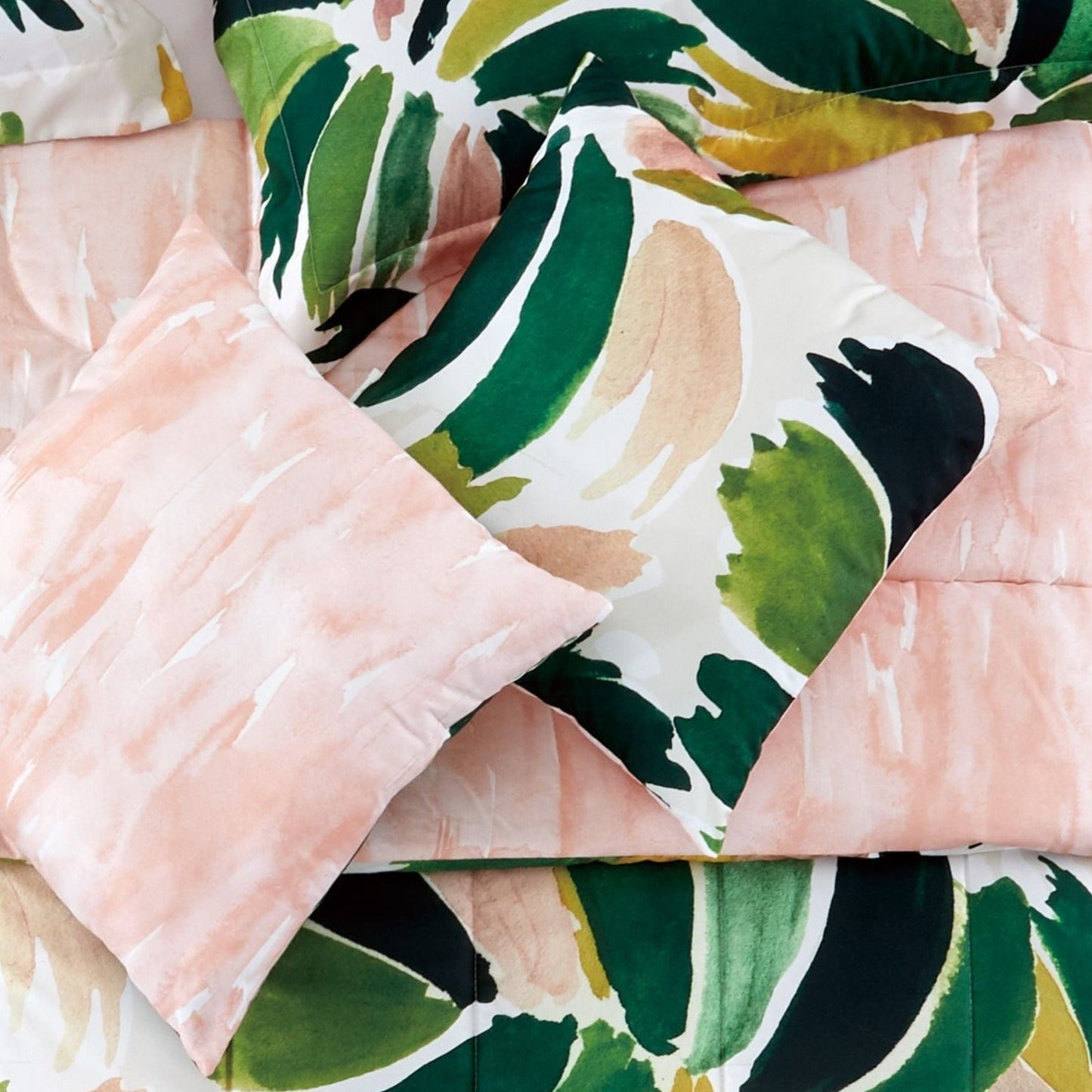 Junglicious Monsteras Deluxe Comforter Sets