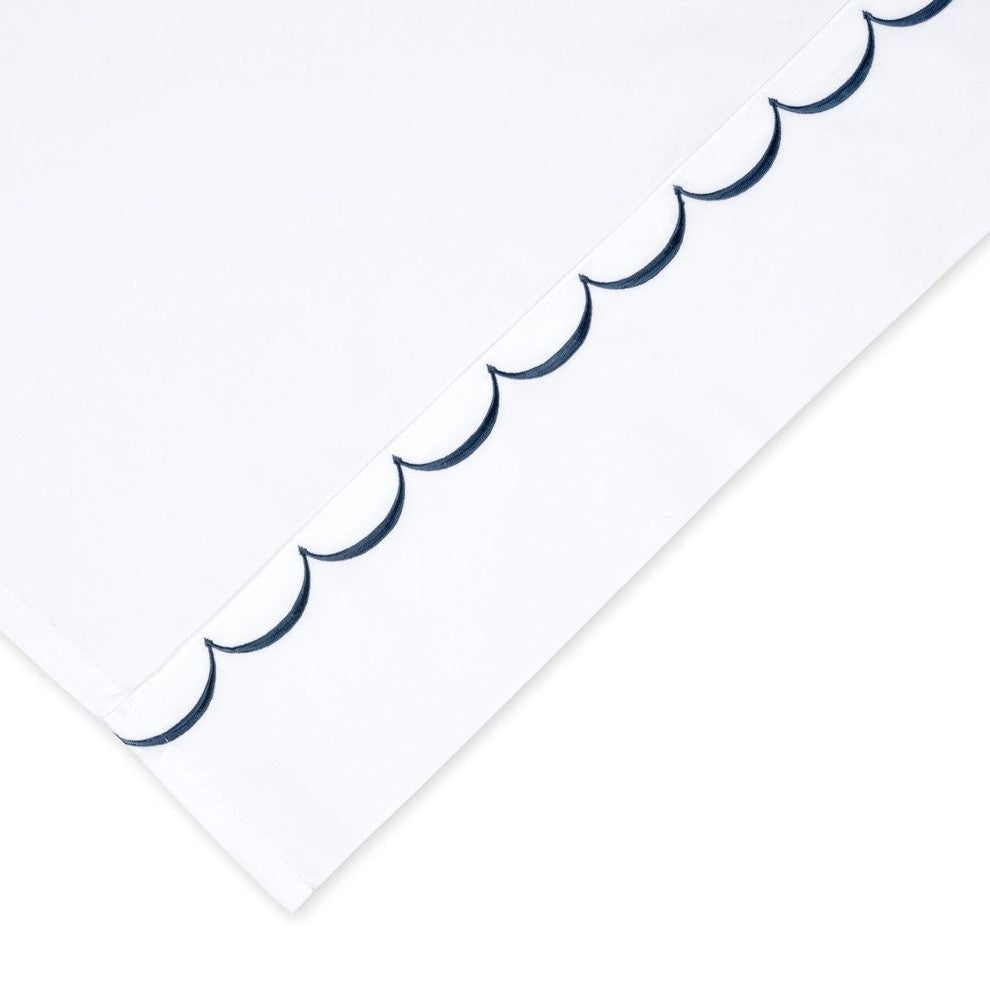 600 Thread Count Scallop Embroidered Sheet Set