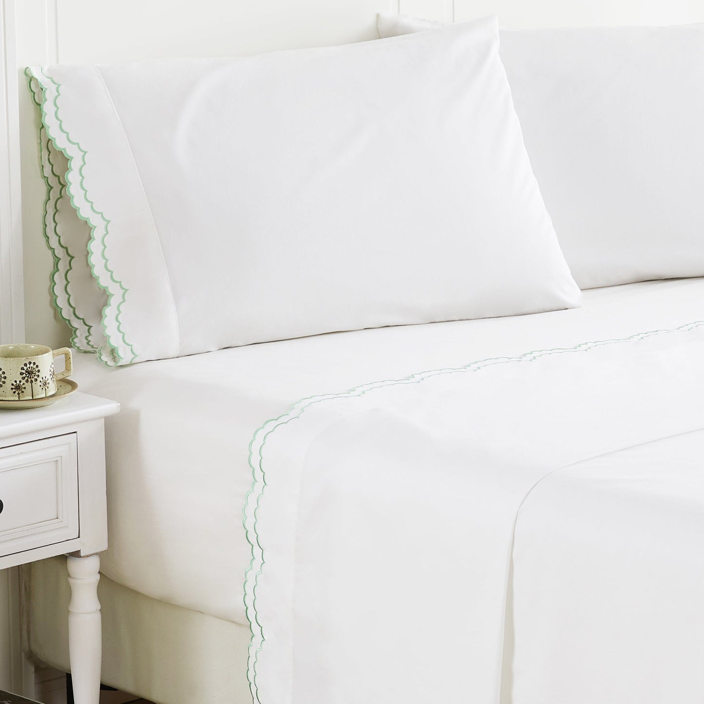 Double Scallop Embroidered Percale Sheet Set
