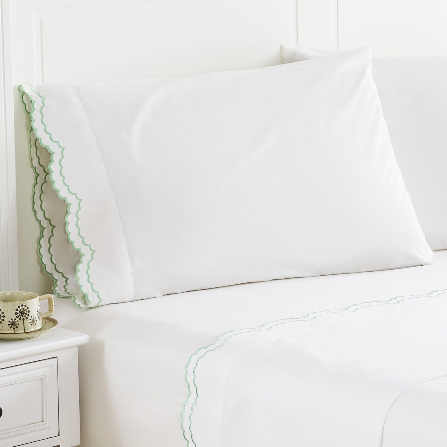 Double Scallop Embroidered Percale Pillowcase Pair