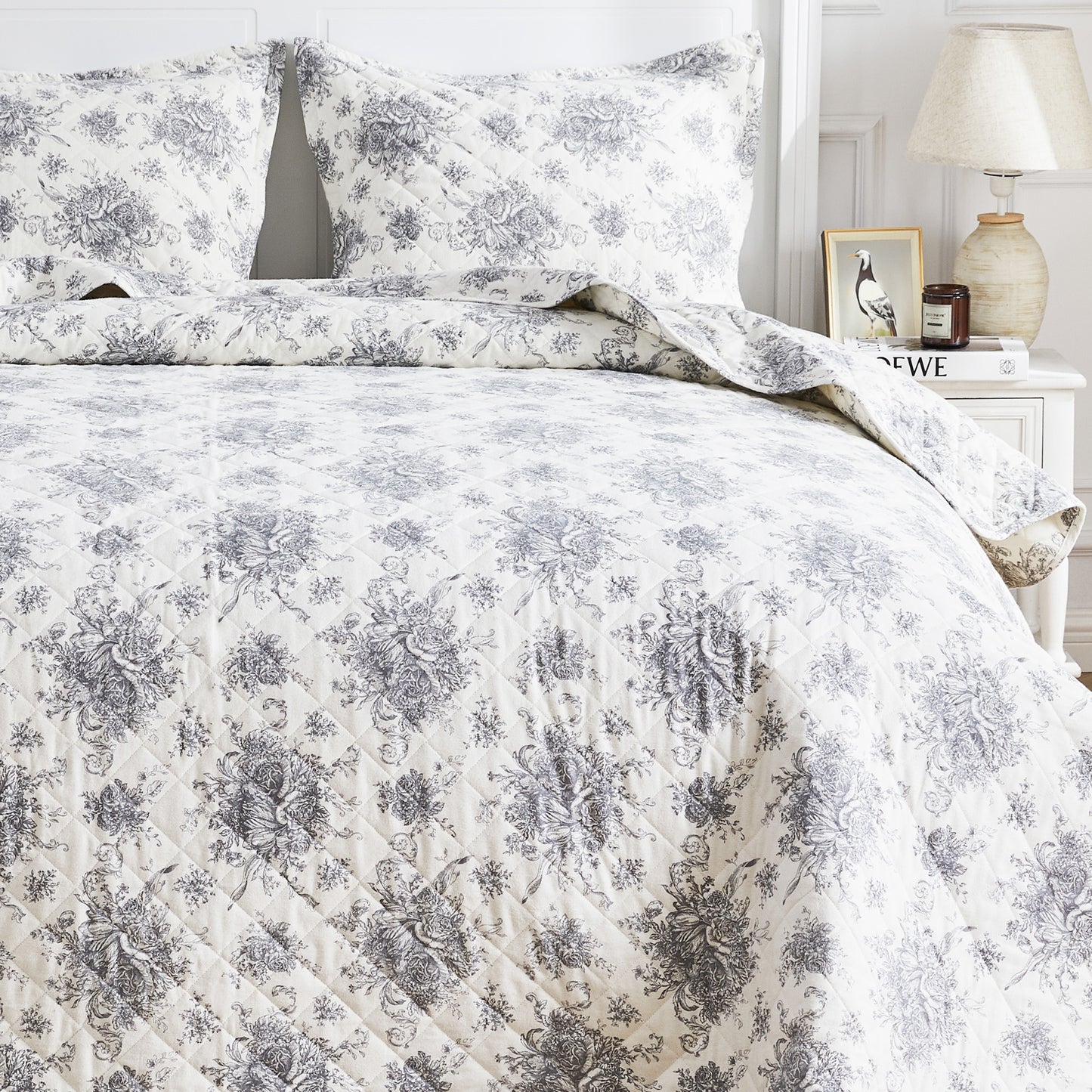 Petit Toile Cotton Flannel Quilt Set