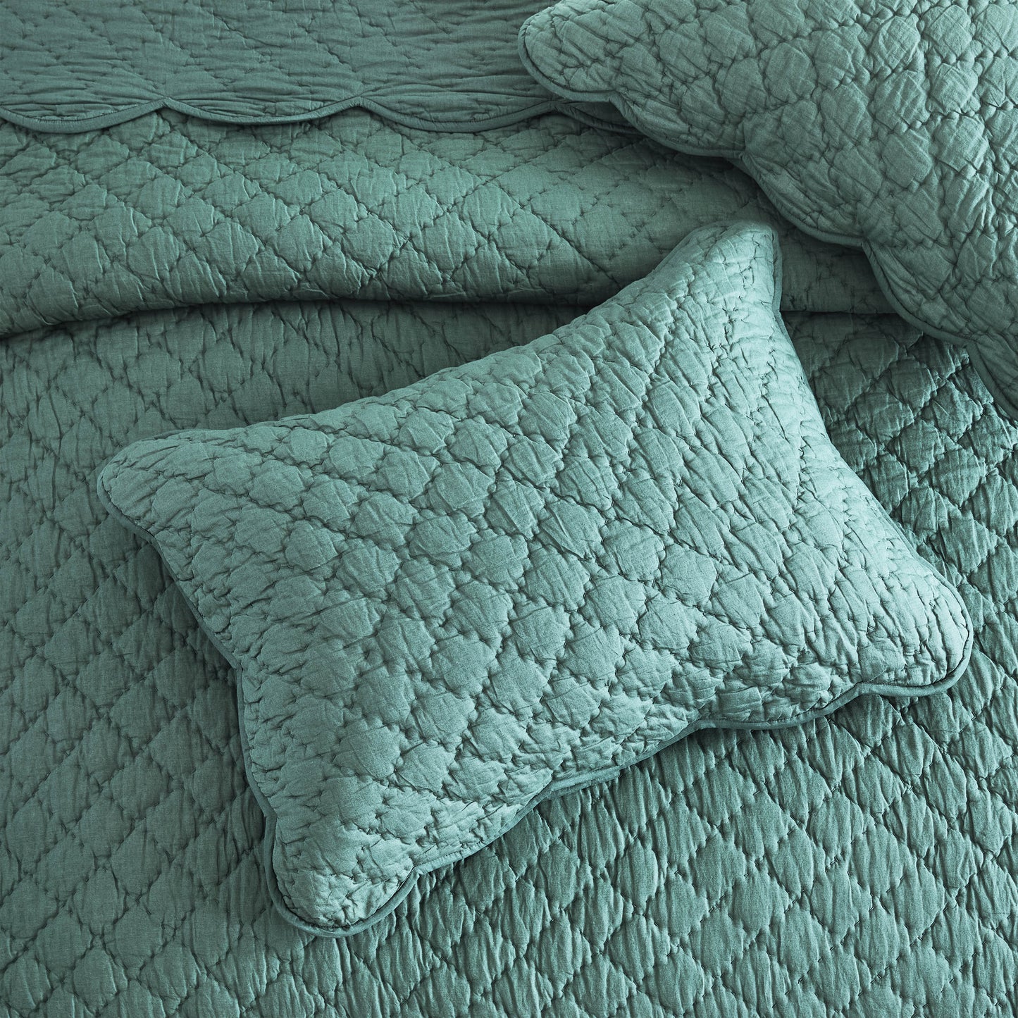 Diamond Scallop Cotton Voile Hand Stitched Quilt Set