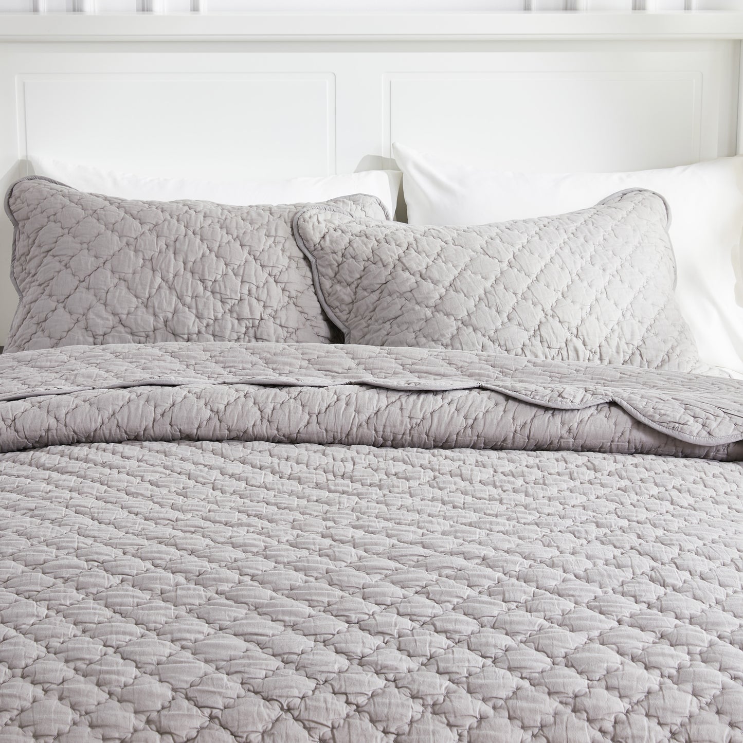 Diamond Scallop Cotton Voile Hand Stitched Quilt Set