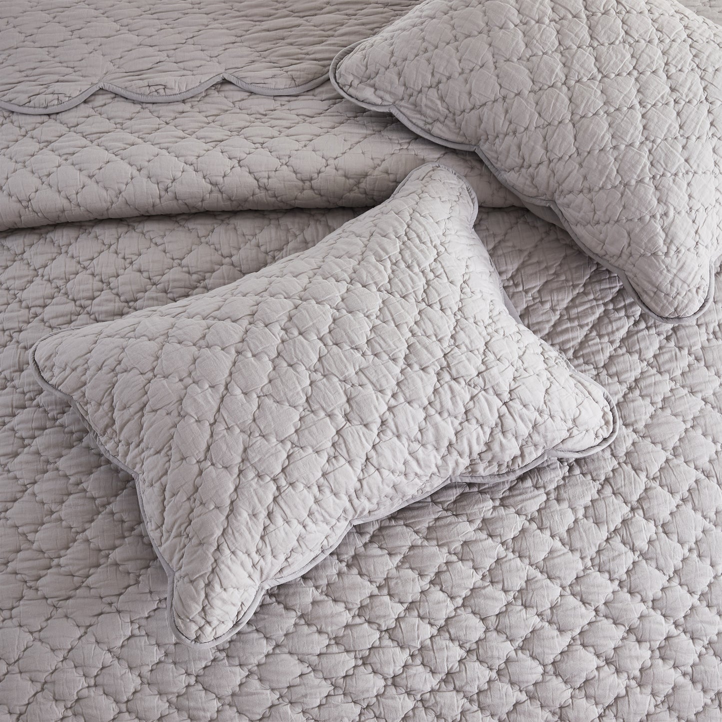 Diamond Scallop Cotton Voile Hand Stitched Quilt Set