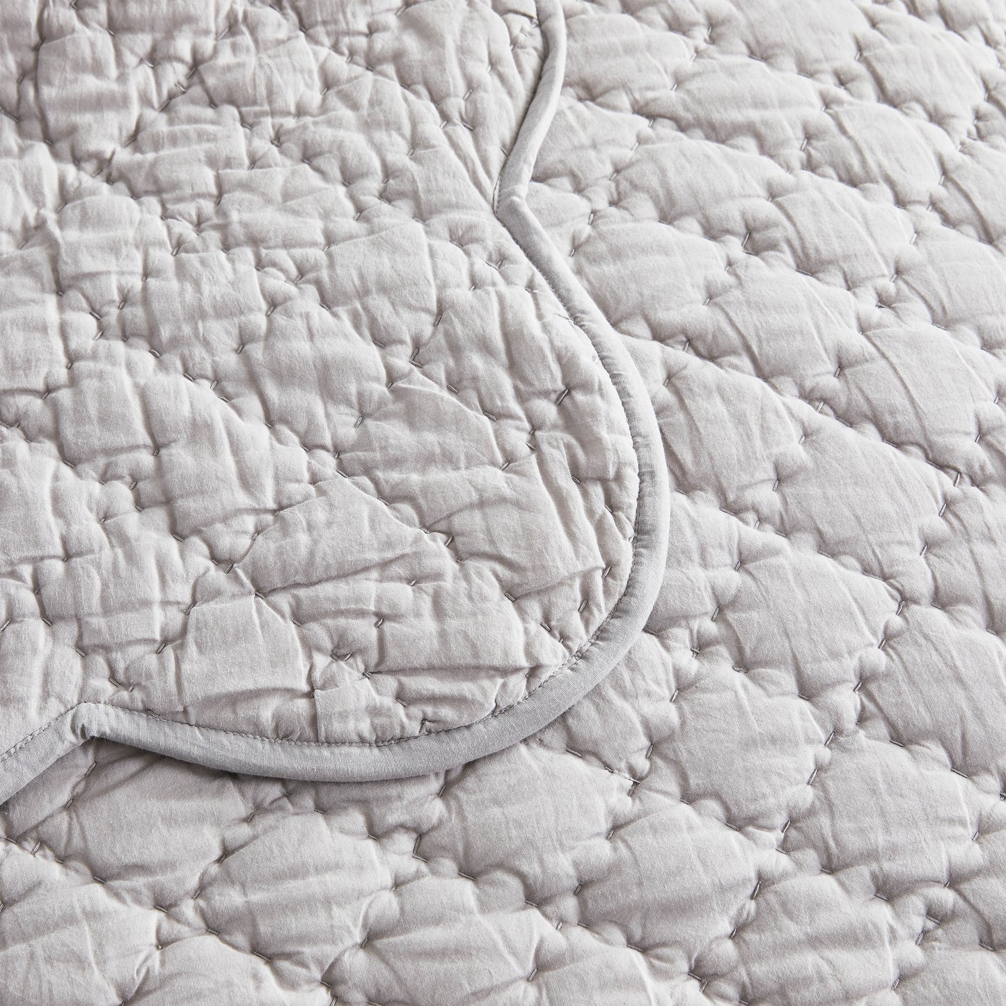 Diamond Scallop Cotton Voile Hand Stitched Quilt Set