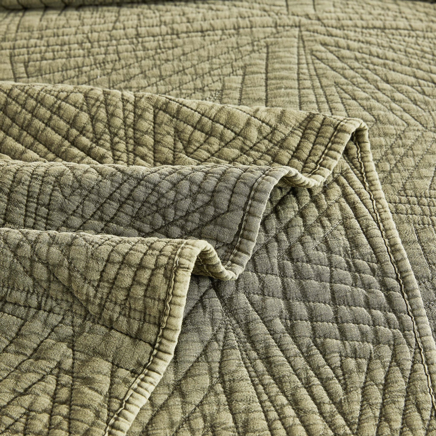 Dancing Triangles Stonewashed Cotton Quilt Set