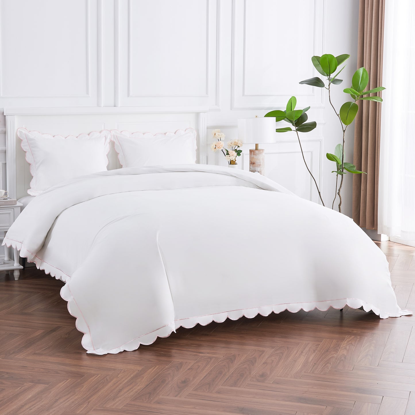 Scallop Frame Embroidered Cotton Percale Duvet Set