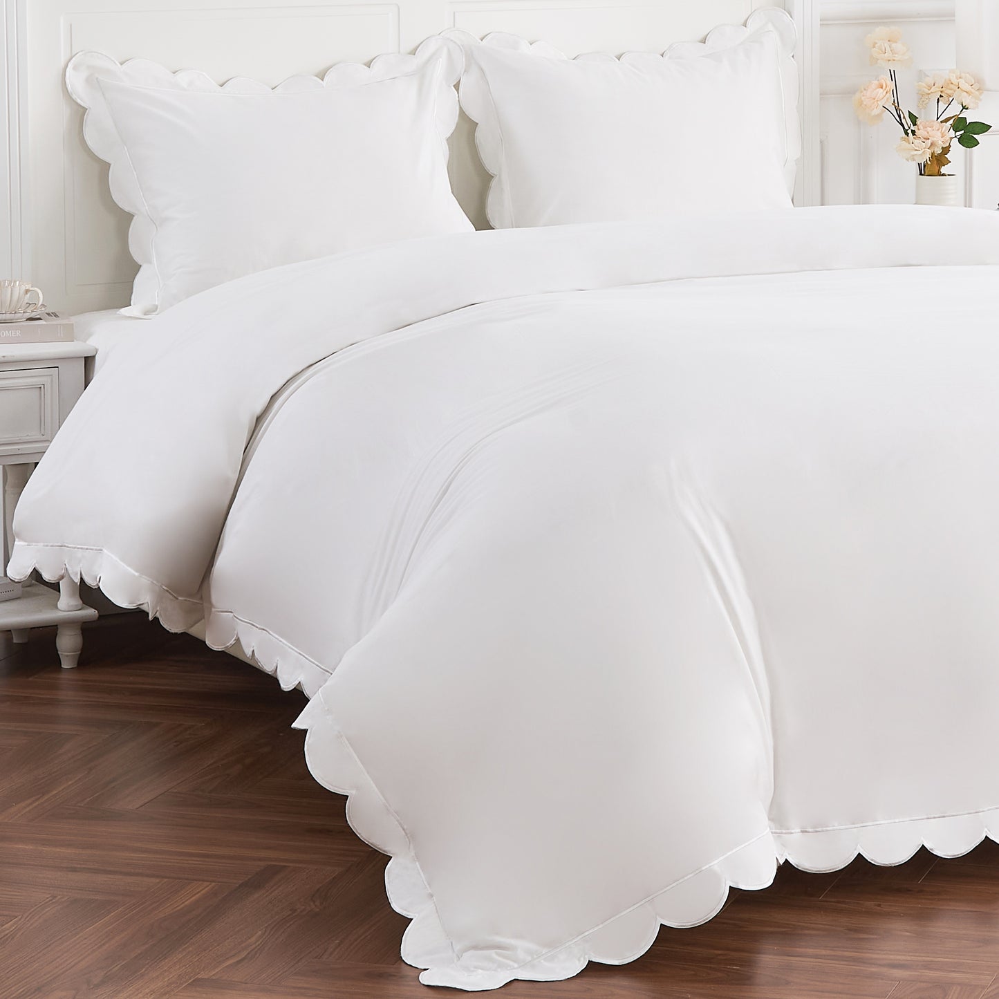 Scallop Frame Embroidered Cotton Percale Duvet Set