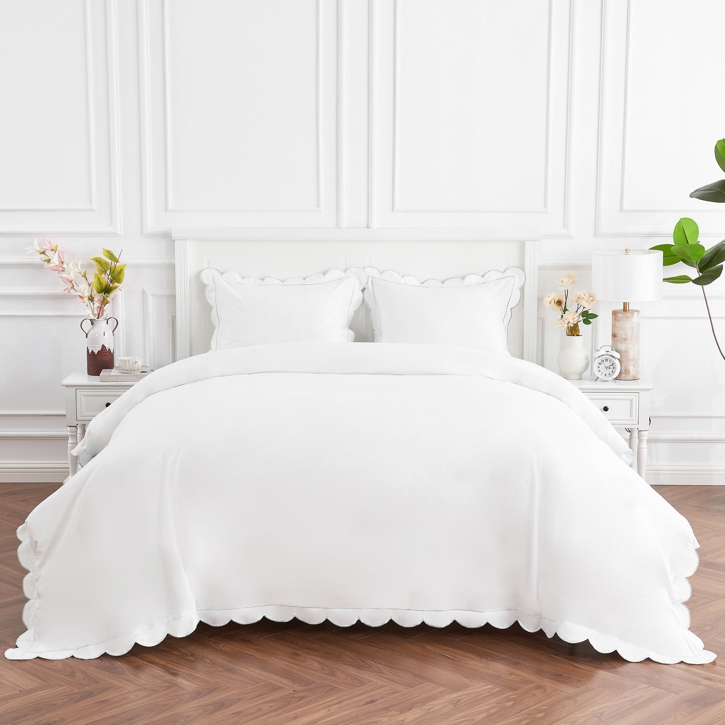 Scallop Frame Embroidered Cotton Percale Duvet Set