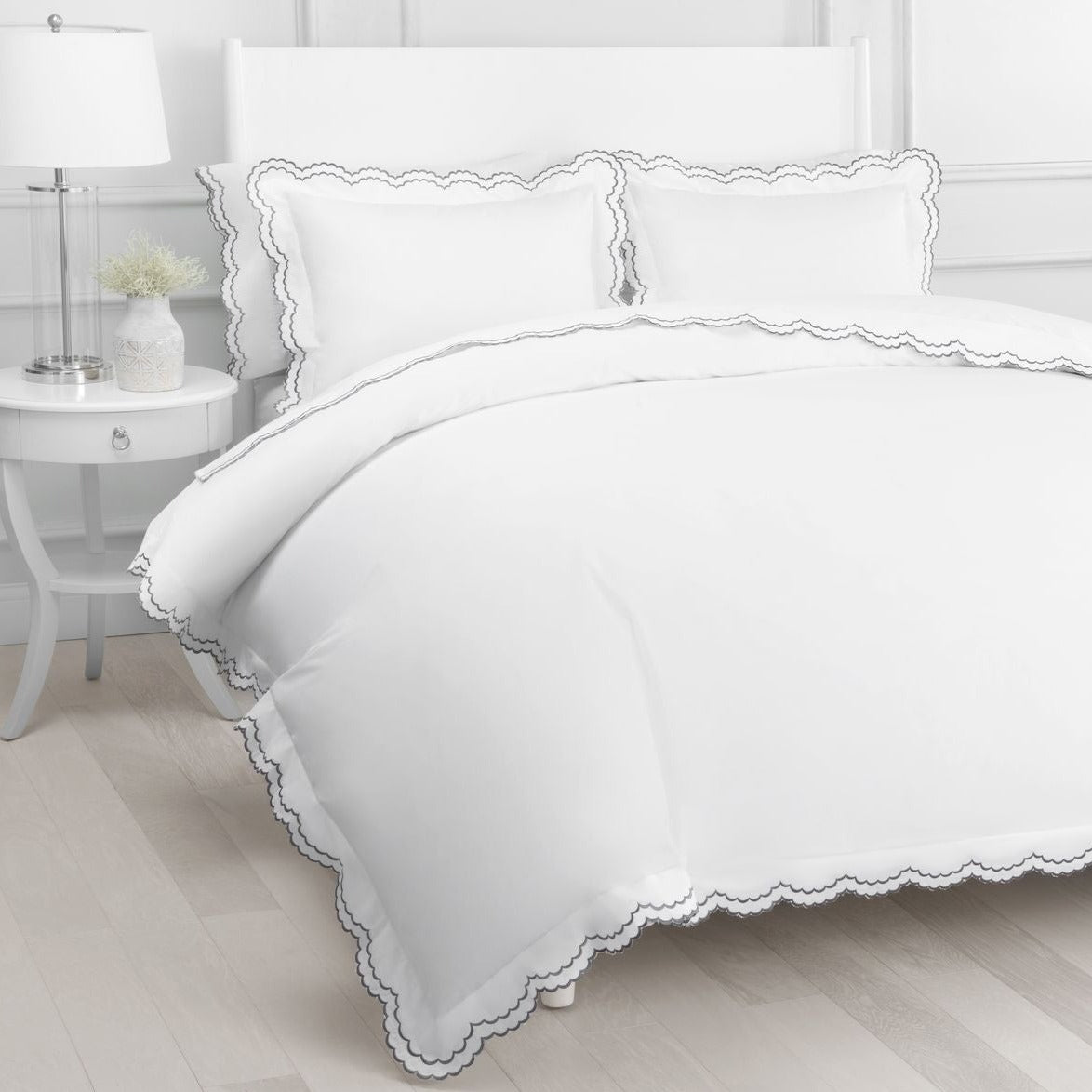 Double Scallop Embroidered Percale Duvet Set
