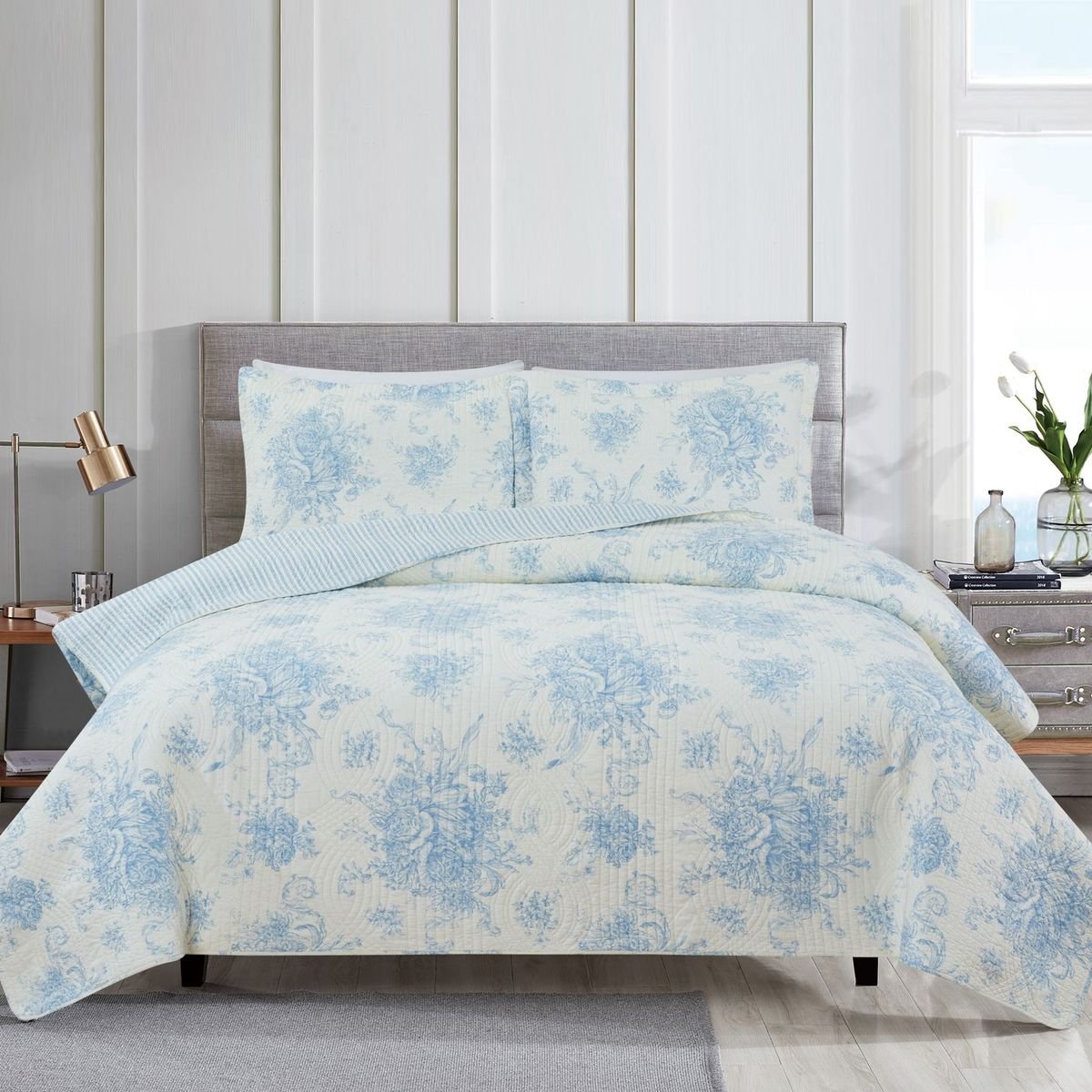 Toile Reversible Cotton Quilt Set