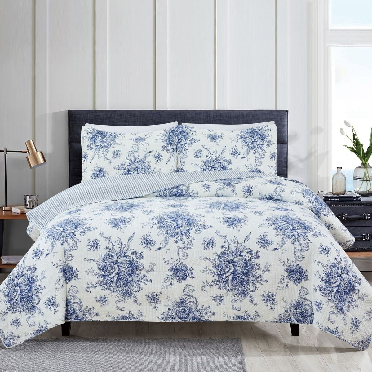 Toile Reversible Cotton Quilt Set